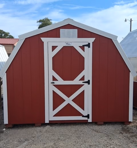10x16 Chicken coop White Red White 8 nesting boxes Backyard Buildings coop
